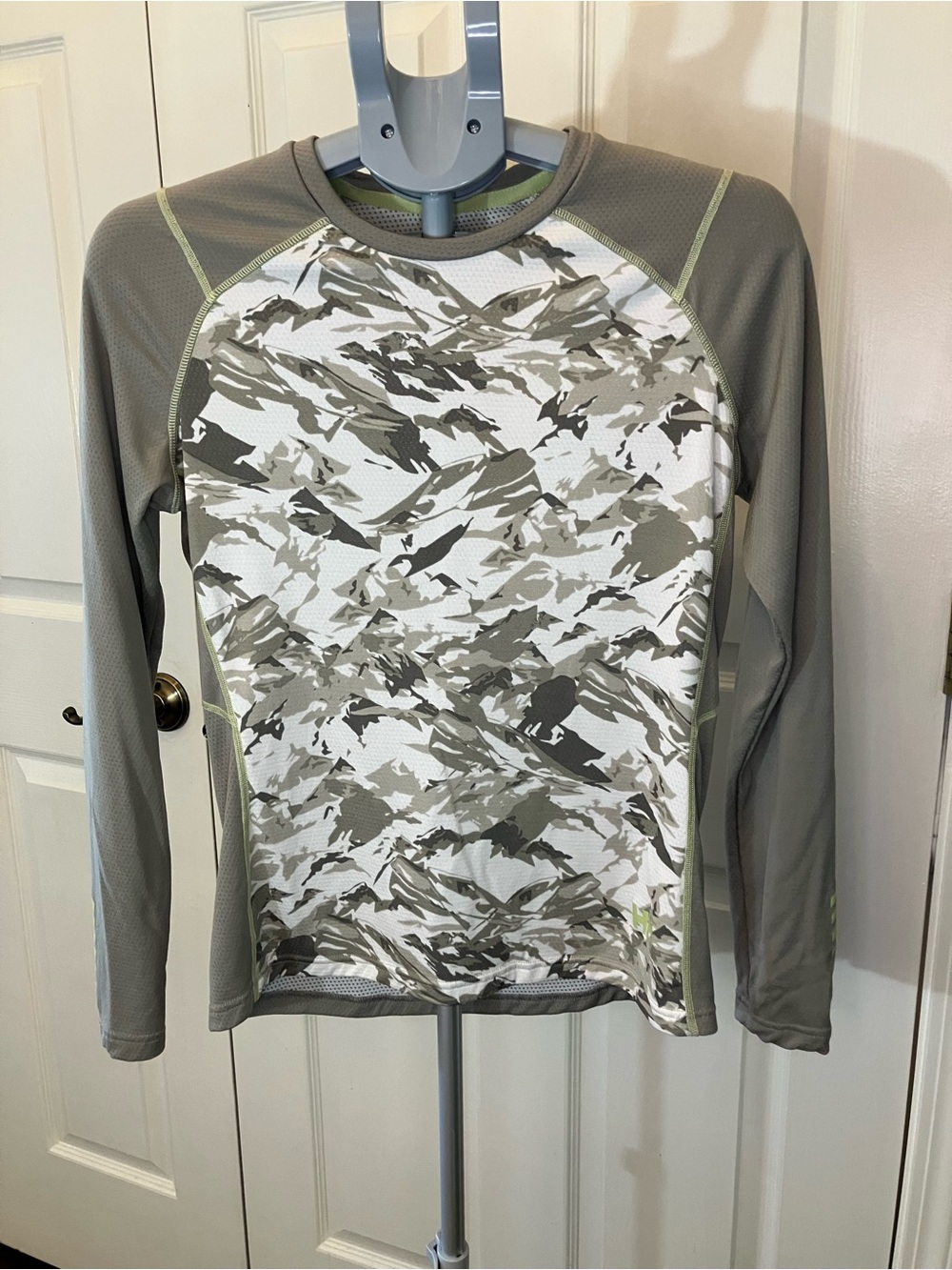 Helly Hansen Grey & Olive Athletic Top